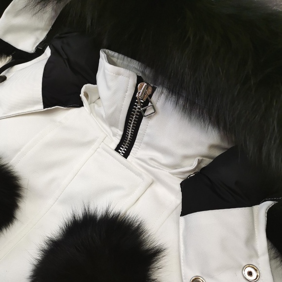 Moose Knuckles Stirling Parka-Snow White - Picture 9 of 9